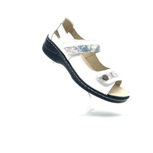 Miss Sweet, Tegan-5, White