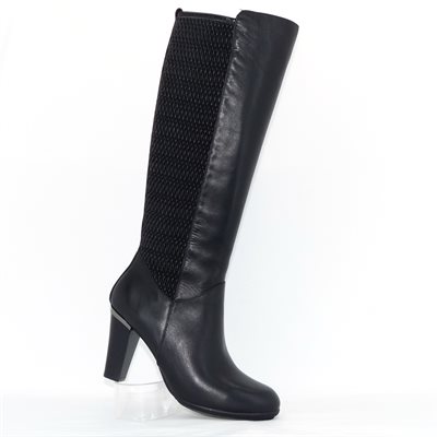 Valdini, Corine, Noir